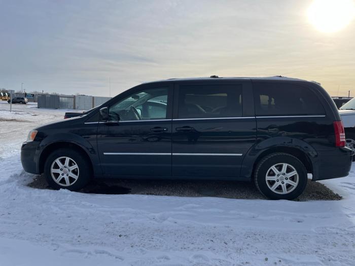 2010 chrysler town-and-country with 188772 miles for sale near elk-river, minnesota 2384df5f8f974af29bab5371b1674fd5.jpg