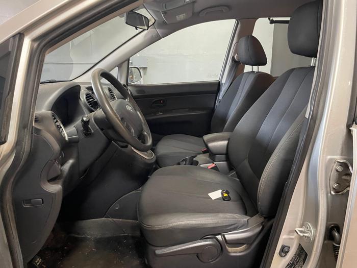 2009 Kia Rondo