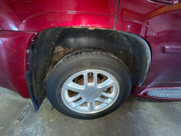 2006 gmc envoy denali-4wd with 264098 miles for sale near elk-river, minnesota 244b6c9f9b2841f0b0684f6be03a2120.jpeg