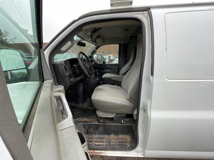 2016 chevrolet express 2500-cargo with 196702 miles for sale near new-hope, minnesota 248b8513fbc544d291720ea384a4f11f.jpeg