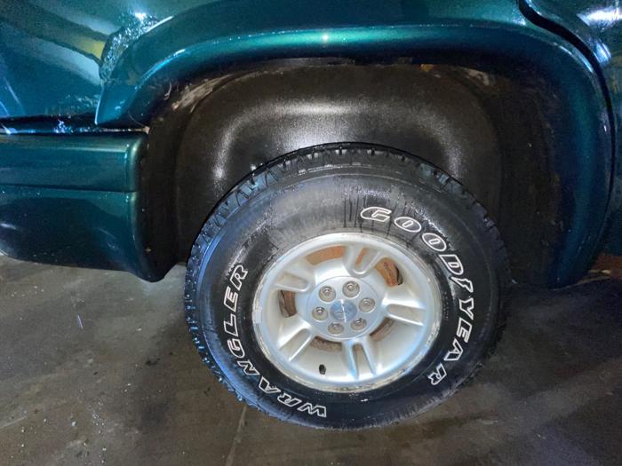 1999 dodge durango 4wd with 240421 miles for sale near elk-river, minnesota 24c22b5575214299a9a9d324efaadc0d.jpeg