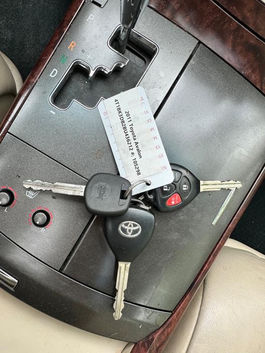 2011 toyota avalon base with 206085 miles for sale near elk-river, minnesota 24e87ca4356d441a9393e5cfab3e90f5.jpeg