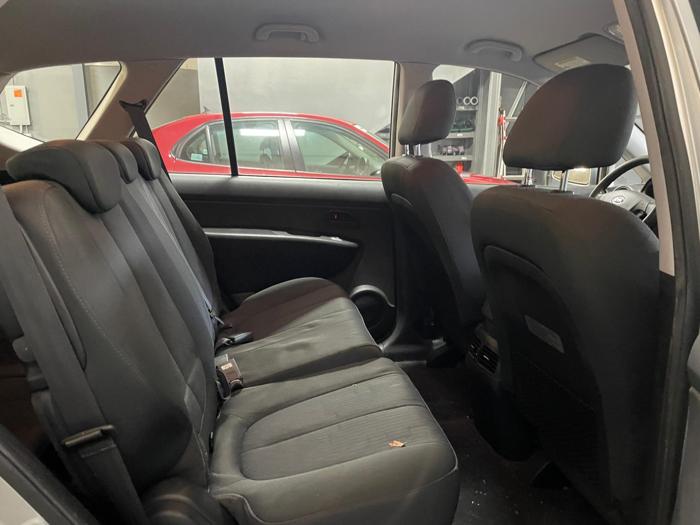 2009 Kia Rondo