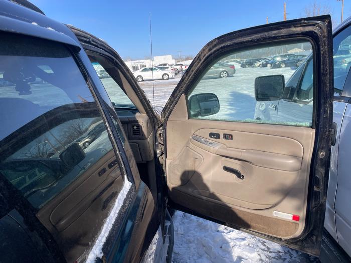 2004 gmc yukon slt with 233066 miles for sale near fridley, minnesota 2517f8a0b1e24fa19239297bfc7ad72f.jpeg