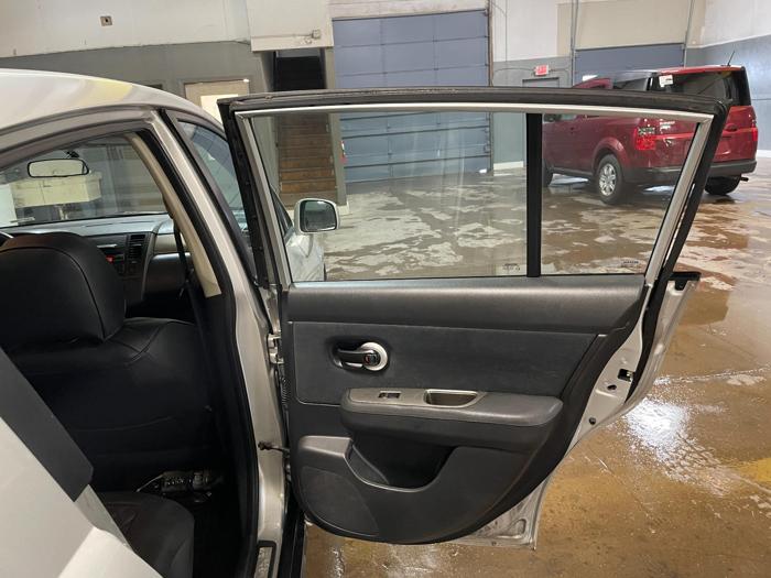 2011 nissan versa 1.8-sl-hatchback with 159287 miles for sale near elk-river, minnesota 2545a86840314437b0ac53c0a15485bd.jpg
