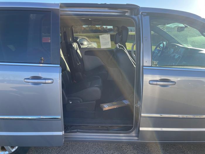2016 chrysler town-&-country touring with 138021 miles for sale near rochester, minnesota 255d6ef526f1477bbbd5f1454c97a583.jpeg
