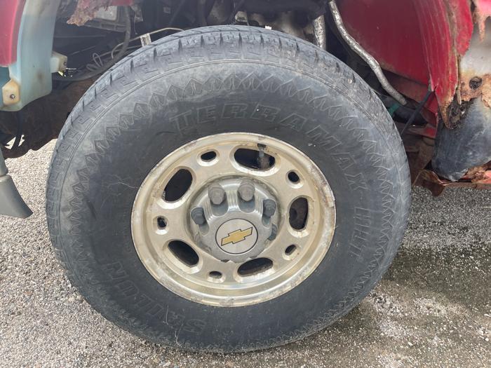 2003 chevrolet silverado-2500hd crew-cab-short-bed-4wd with 283018 miles for sale near elk-river, minnesota 25a79d053ff941e38989f215cf5577a7.jpeg