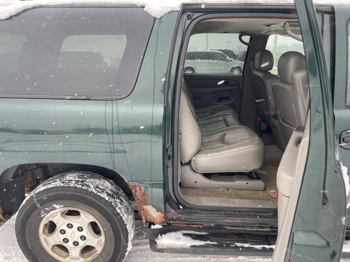 2004 chevrolet suburban 1500-4wd with 177654 miles for sale near fridley, minnesota 25bc76ff883d43f29776b87424710d75.jpeg