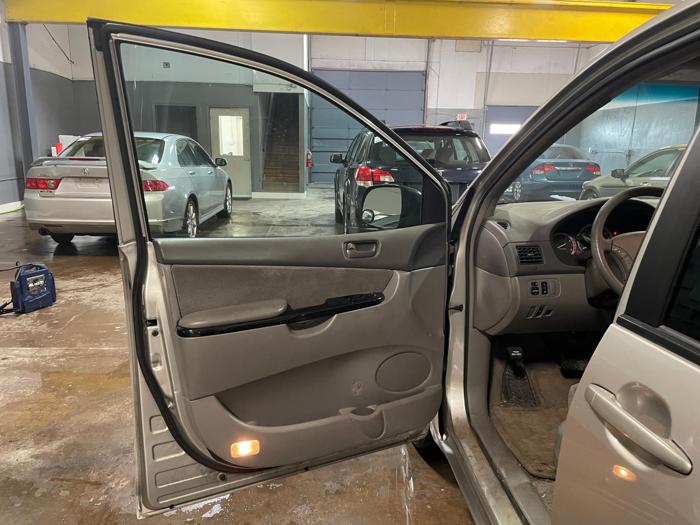 2004 toyota sienna le,ce with 149137 miles for sale near elk-river, minnesota 25fe6dd21c184c68930fc58bfd76d8f1.jpg