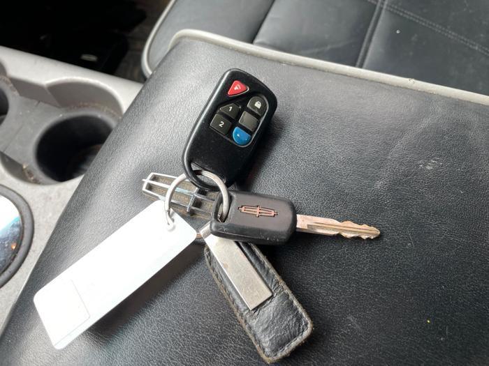 2007 lincoln mark-lt 4wd with 201750 miles for sale near elk-river, minnesota 265859accf9840ada14cd2a6374e4735.jpeg