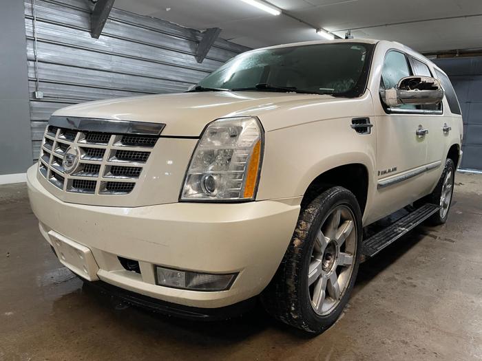 2008 cadillac escalade luxury with 166130 miles for sale near elk-river, minnesota 267495afee154b729ebd6fc95e557ef4.jpg