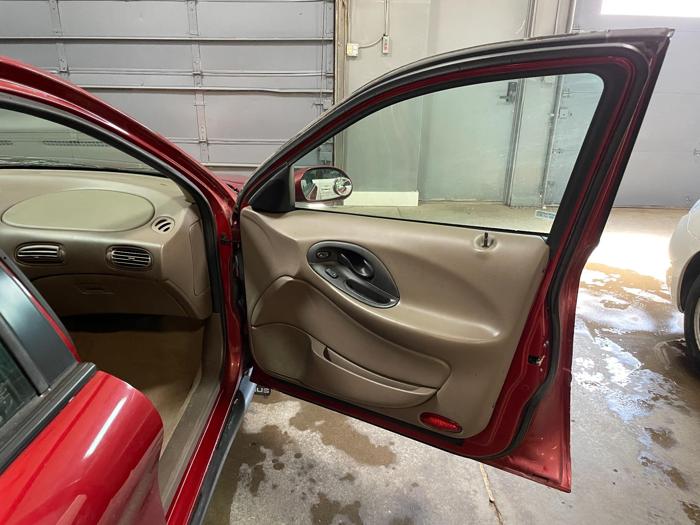 1999 Ford Taurus