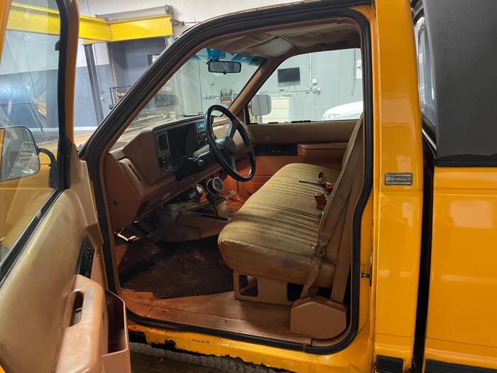 1989 chevrolet gmt-400 with 146816 miles for sale near elk-river, minnesota 26a41974f2a34b0b95143ff9f2f5ca3e.jpg