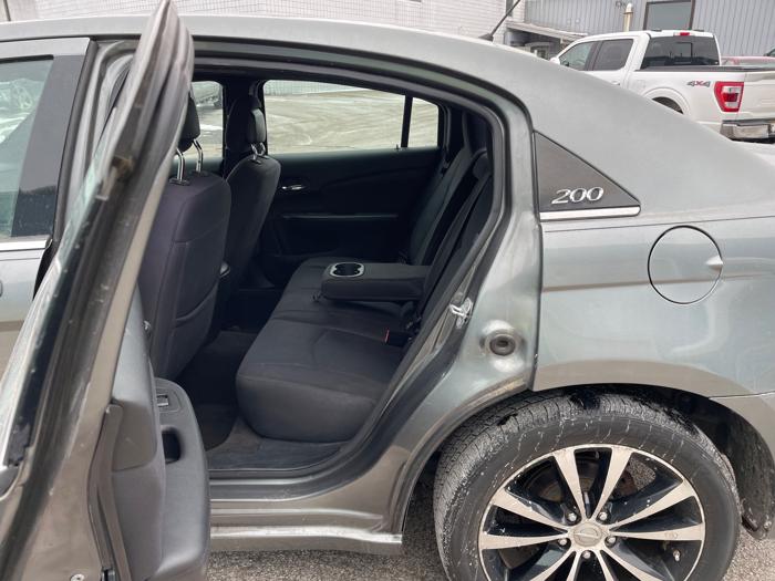 2012 chrysler 200 touring with 126707 miles 2705bb06a87e47f986e15be63bc45882.jpeg