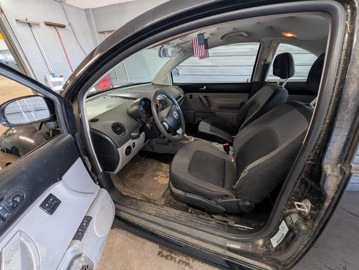 1999 volkswagen new-beetle gls-2.0 with 162278 miles for sale near elk-river, minnesota 272282dadc564f43900dc67c84eede16.jpg