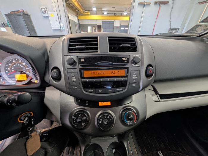 2010 toyota rav4 base-i4-4wd with 209322 miles for sale near elk-river, minnesota 27386ea33d02415894fca77c574b504e.jpg
