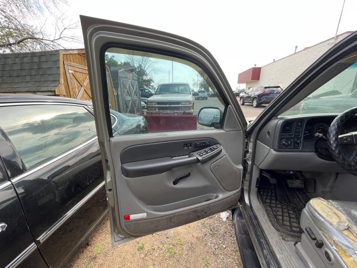 2003 chevrolet tahoe 4wd with 269204 miles for sale near elk-river, minnesota 27ad312467fc4d2faaf8729afe7b0bdc.jpeg