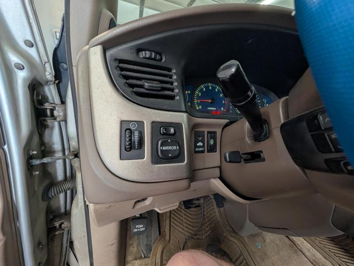 2001 toyota sienna le with 237546 miles for sale near elk-river, minnesota 27db566bd3e9474b8c738d2940b1d578.jpg