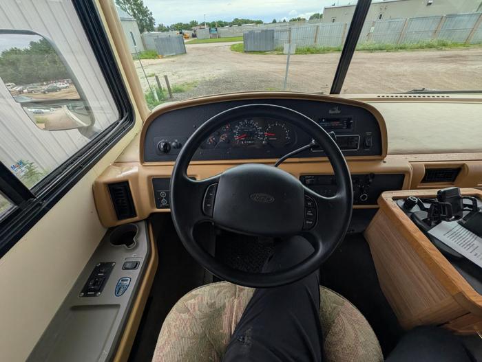 2000 ford mh-stripped-chassis - with 43136 miles for sale near elk-river, minnesota 27df26456e36476285f9c615b30fb91c.jpg