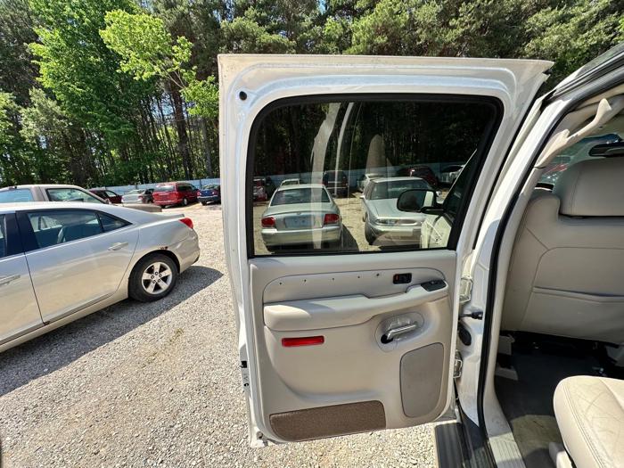 2006 cadillac escalade-ext sport-utility-truck for sale near elk-river, minnesota 2822e0154bc74c51ae69aa272e210494.jpeg
