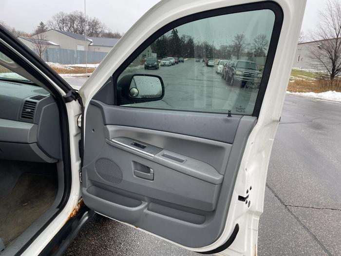 2005 jeep grand-cherokee laredo with 171635 miles for sale near elk-river, minnesota 28373e883e7741c2a883c789c35db5c1.jpg