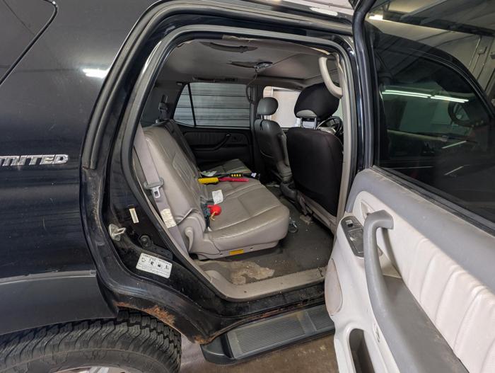 2002 toyota sequoia limited-4wd with 216240 miles for sale near elk-river, minnesota 283bbced6b464f5d99cc6e72f82a62bb.jpg