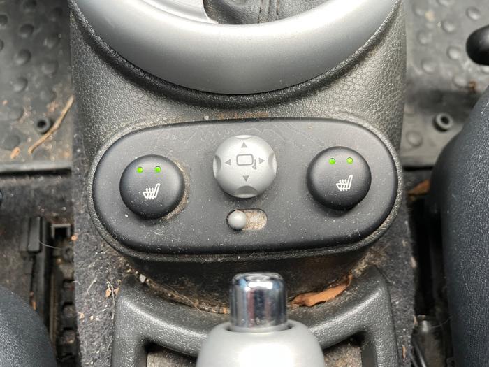 2005 mini cooper convertible with 113933 miles for sale near elk-river, minnesota 28558a2686414dacad2d249c8d085f8f.jpeg