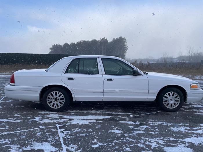 2003 ford crown-victoria lx with 153800 miles for sale near elk-river, minnesota 28d3e989070c430980aa60a992698fe3.jpg