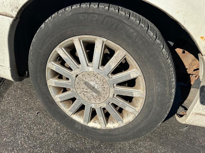 2004 lincoln town-car ultimate-l with 179159 miles for sale near elk-river, minnesota 28ebc67daac04d0da4451808d9d56ab9.jpeg