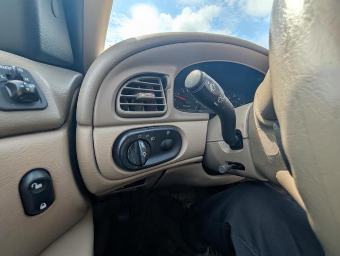 2005 ford taurus se with 78590 miles for sale near elk-river, minnesota 294ca29edd2b4d0f9666c773a464fe74.jpg