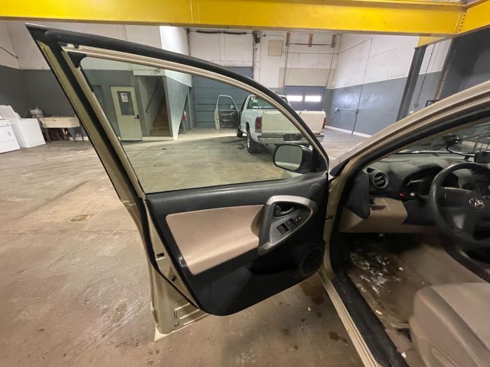 2006 toyota rav4 base-i4-4wd with 175445 miles for sale near elk-river, minnesota 2957cc2715444c498f428c3a2c8d2fdb.jpeg