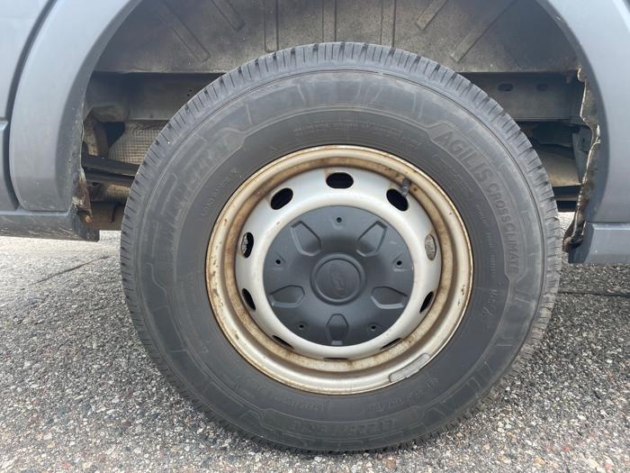 2015 ford transit 250-van-low-roof-w-sliding-pass.-130-in.-wb with 229412 miles for sale near annandale, minnesota 2977f5295b2942ffac58888850c94f7b.jpeg