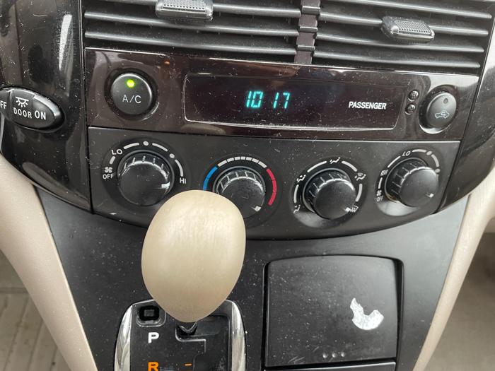 2004 toyota sienna le,ce with 177599 miles for sale near elk-river, minnesota 2980876b57294e56a1924d1b4f907048.jpg