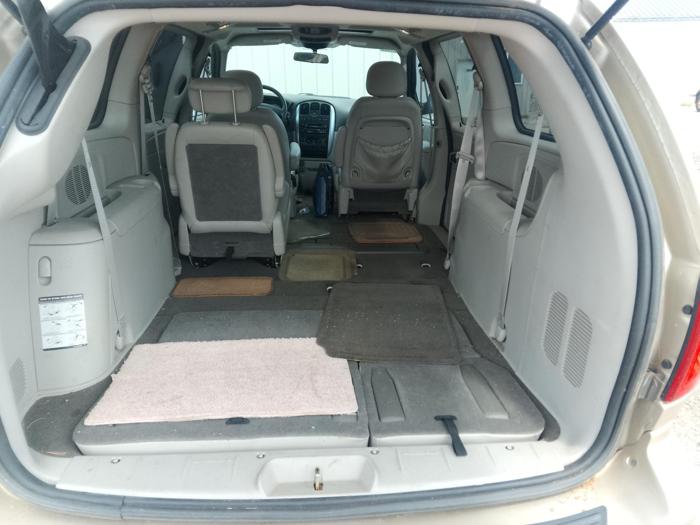 2006 chrysler town-&-country touring with 173423 miles for sale near elk-river, minnesota 2a50b238f33f4aceb05d52c67a813433.jpg