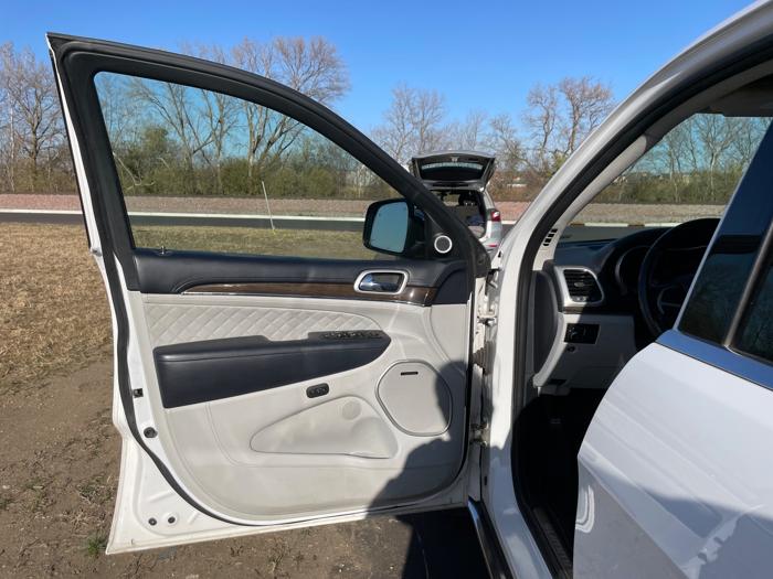 2018 jeep grand-cherokee summit-4wd with 160031 miles for sale near rochester, minnesota 2a6c7a2f1634485bbf60a67935dd8f88.jpeg