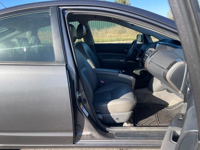 2006 toyota prius 4-door-liftback with 160478 miles for sale near elk-river, minnesota 2aa860adab704e53b018ed71e14f44af.jpeg
