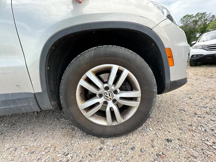 2013 volkswagen tiguan se-4motion with 86198 miles for sale near elk-river, minnesota 2ad57d58d2b640feadb906012629a5de.jpeg