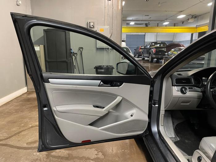 2015 volkswagen passat 1.8t-s with 112249 miles for sale near elk-river, minnesota 2ae41e7ba44149179fed750d90a11624.jpg