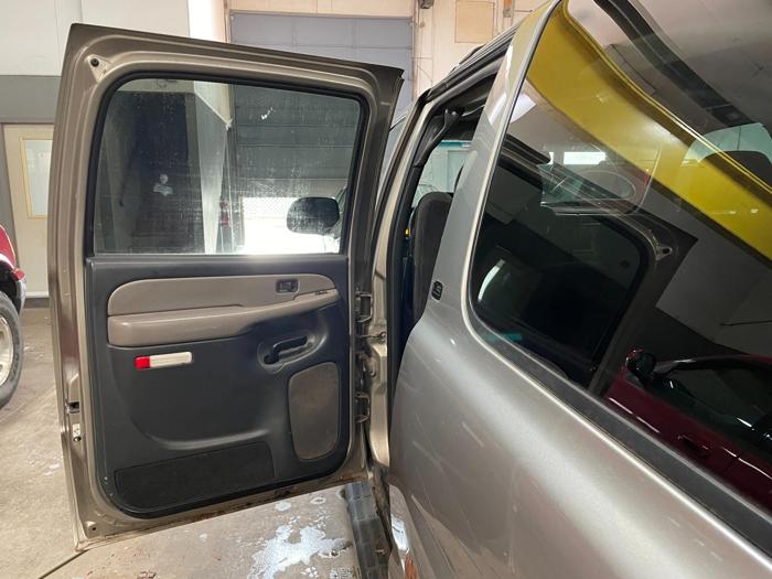 2002 chevrolet suburban 1500-4wd with 264133 miles for sale near elk-river, minnesota 2aee741e1840411da830ba7f493c9d02.jpg