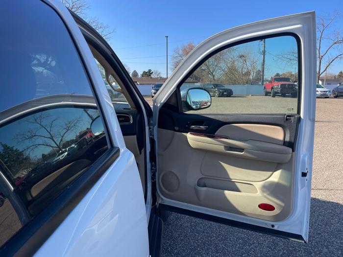 2007 chevrolet suburban lt1-1500-4wd with 255688 miles for sale near fridley, minnesota 2af9d23779084e6c8fd808cce887648a.jpeg