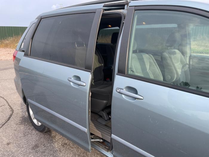 2006 toyota sienna xle with 219674 miles for sale near elk-river, minnesota 2b1c1592320848868595c52a5a8195ce.jpeg