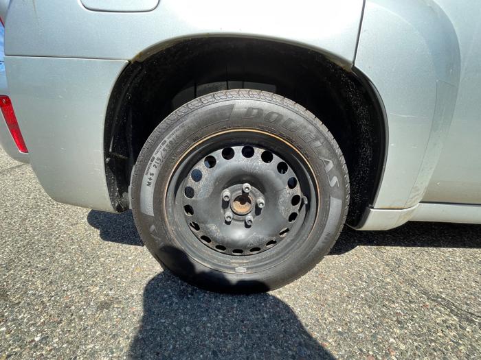 2009 chevrolet hhr ls with 167468 miles for sale near brainerd, minnesota 2b1f8bc77c744b2891332f2d02495f05.jpeg