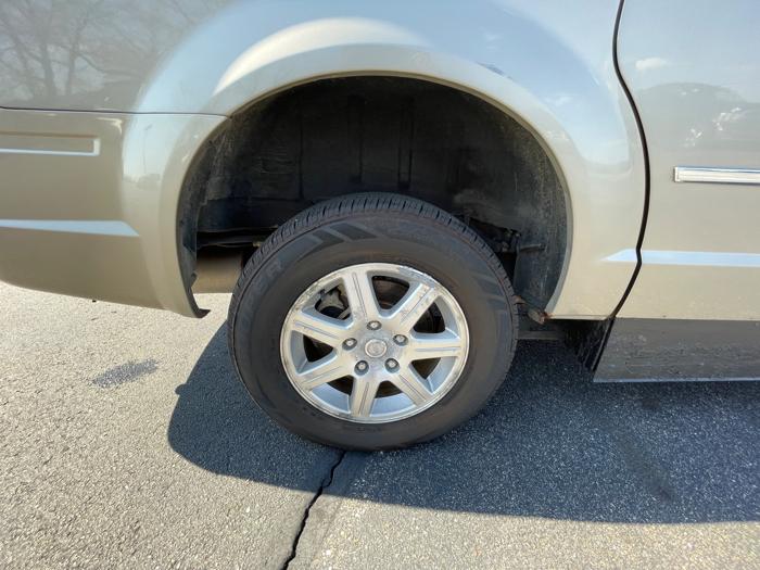 2009 chrysler town-&-country touring with 240699 miles for sale near clearwater, minnesota 2b4b6e0eaa064f7aa3c4c6048bc8bdea.jpeg