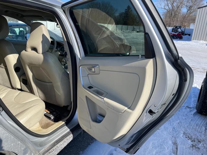 2010 volvo xc60 with 245515 miles for sale near elk-river, minnesota 2b7e8fef1f4b4533a135449a8f5997f5.jpg
