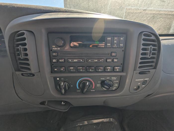 2003 ford f-150 xl-supercab-2wd with 173603 miles for sale near elk-river, minnesota 2b92a6b3002342b1a1aaee6de07be9c4.jpg