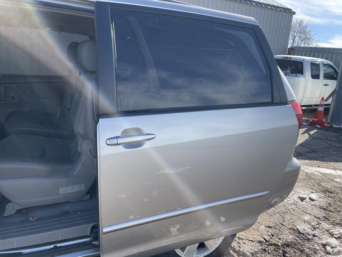 2004 toyota sienna xle with 143682 miles for sale near elk-river, minnesota 2bc8c86113a147e890e17153ba376367.jpg