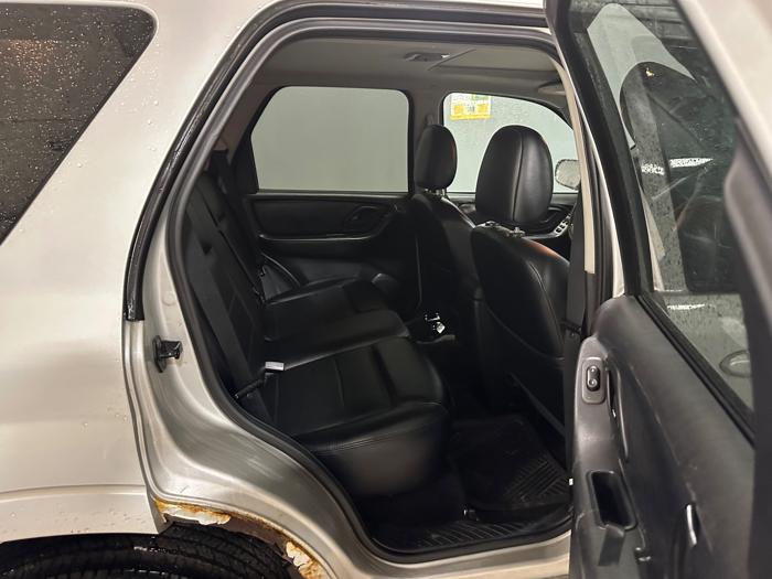 2006 ford escape limited-4wd with 150015 miles for sale near elk-river, minnesota 2bccb28061ee4a51bd8e7ed65db8a7a8.jpeg