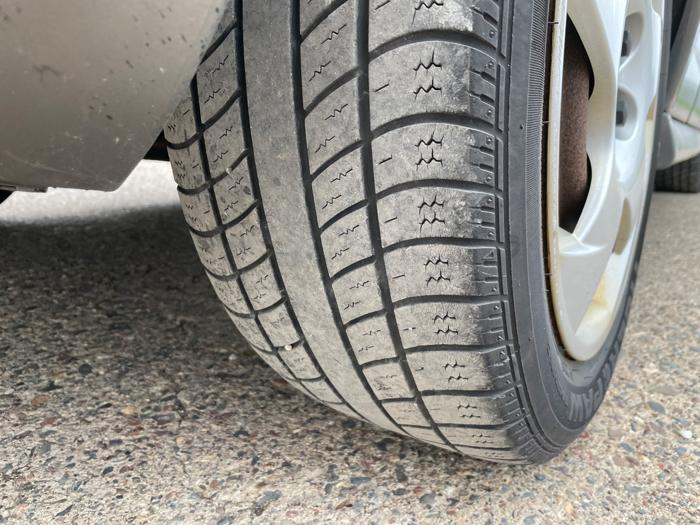 2006 pontiac vibe base with 155374 miles for sale near elk-river, minnesota 2bdcee5ba0de470e90529b018080f57a.jpeg