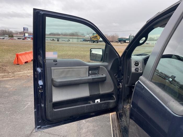 2004 ford f-150 xl-supercab-4wd with 113212 miles for sale near spring-lake-park, minnesota 2c3968a8e4da41a893be12424ff5f228.jpeg