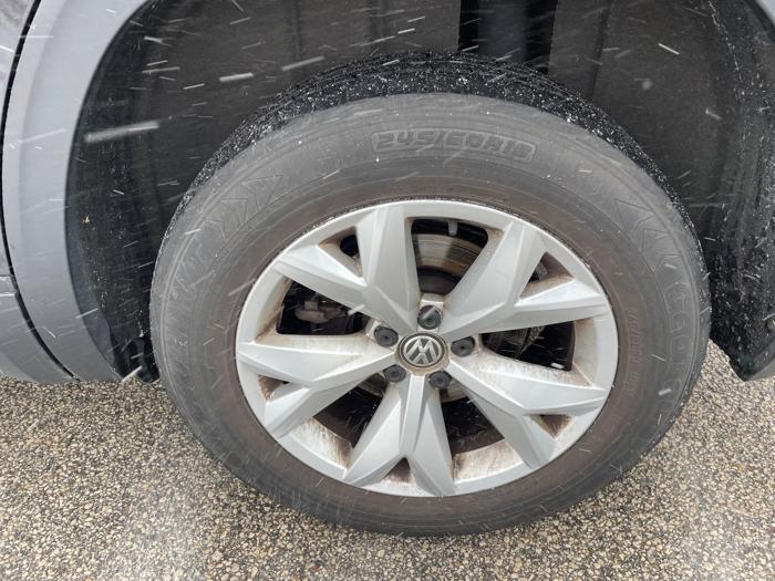 2018 volkswagen atlas v6-se-awd with 133566 miles for sale near rochester, minnesota 2c62b2f6991f4f3cac7b5467ee344191.jpeg